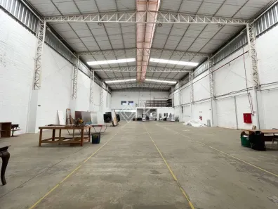 Galpão/Depósito/Armazém à venda, 810m² no Julio Ustrito, Salto