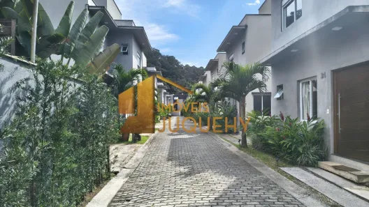 Casa de Condomínio com 4 Quartos para venda ou aluguel, 160m² no Camburi, São Sebastião