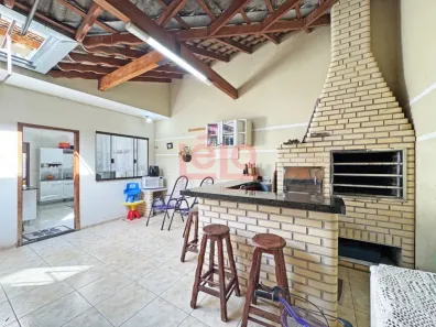 Casa com 3 Quartos à venda, 172m² no Jardim Paris III, Maringá