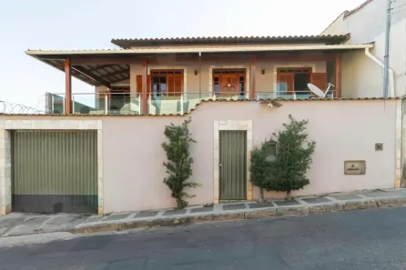 Casa com 3 Quartos à venda, 220m² no Coqueiros, Belo Horizonte