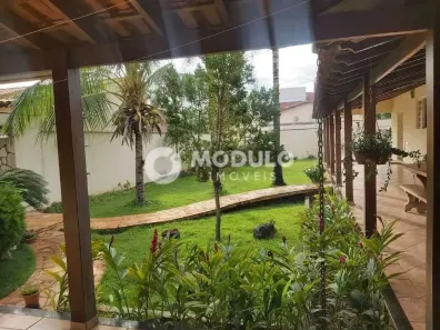 Casa com 4 Quartos à venda, 349m² no Vigilato Pereira, Uberlândia