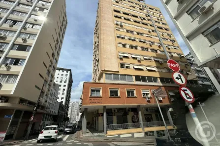 Apartamento com 3 Quartos para alugar, 96m² no Centro, Florianópolis