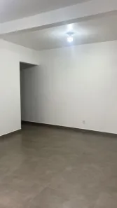 Casa com 2 Quartos para alugar, 45m² no Vila Zat, São Paulo