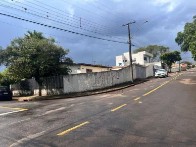 Casa com 3 Quartos à venda, 397m² no Jardim Presidente, Londrina