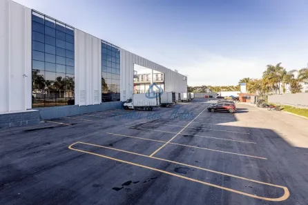 Galpão/Depósito/Armazém para alugar, 675m² no Tamboré, Barueri