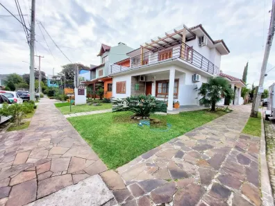 Casa com 3 Quartos à venda, 222m² no Hípica, Porto Alegre