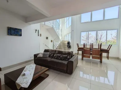 Imóvel Comercial com 4 Quartos para alugar, 404m² no Estoril, Belo Horizonte