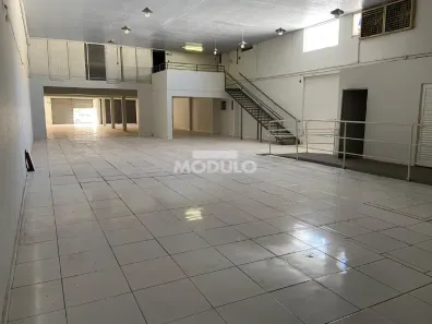 Ponto Comercial para alugar, 660m² no Nossa Senhora Aparecida, Uberlândia