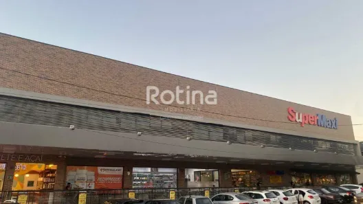 Ponto Comercial para alugar, 21m² no Segismundo Pereira, Uberlândia