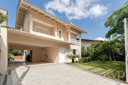 Casa com 5 Quartos à venda, 280m² no Santo Antônio, Joinville