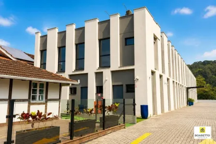 Prédio Comercial para alugar, 954m² no Anita Garibaldi, Joinville