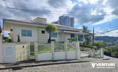 Casa com 4 Quartos à venda, 250m² no Velha, Blumenau