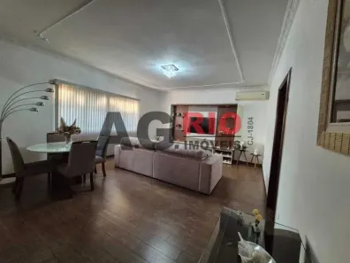 Casa de Condomínio com 4 Quartos à venda, 360m² no Vila Valqueire, Rio de Janeiro