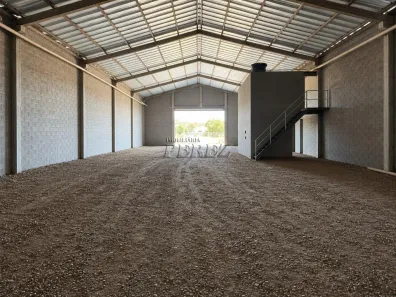 Galpão/Depósito/Armazém à venda, 825m² no Bandeirantes, Londrina
