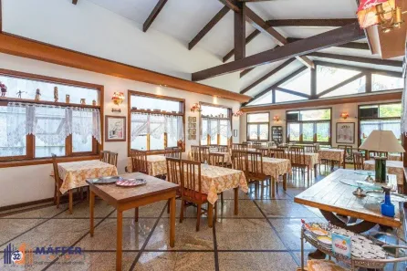 Casa com 3 Quartos à venda, 272m² no Santa Cecília, Porto Alegre