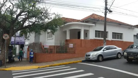 Casa com 2 Quartos para alugar, 200m² no Centro, Presidente Prudente
