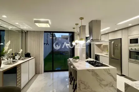 Casa com 3 Quartos à venda, 200m² no Uberaba, Curitiba