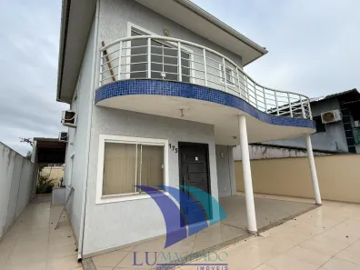 Casa de Condomínio com 4 Quartos para venda ou aluguel, 220m² no Ogiva, Cabo Frio