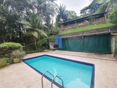 Casa com 3 Quartos para alugar, 200m² no Chácaras Aurora, Embu das Artes