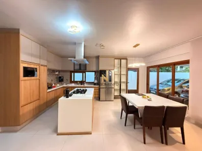 Casa com 4 Quartos à venda, 300m² no Piatã, Salvador
