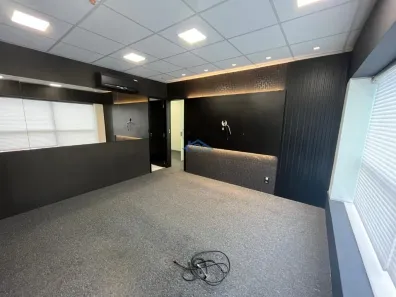 Sala Comercial para alugar, 46m² no Green Valley Alphaville, Barueri