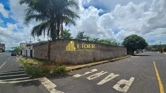 Lote/Terreno à venda, 360m² no Santa Mônica, Uberlândia