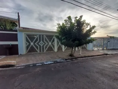 Casa com 3 Quartos à venda, 219m² no Jardim Aparecida Nasser, Marília