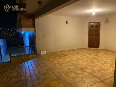 Casa com 5 Quartos para alugar, 306m² no Centro, Botucatu