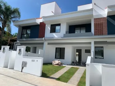 Casa com 3 Quartos à venda, 168m² no Campeche, Florianópolis
