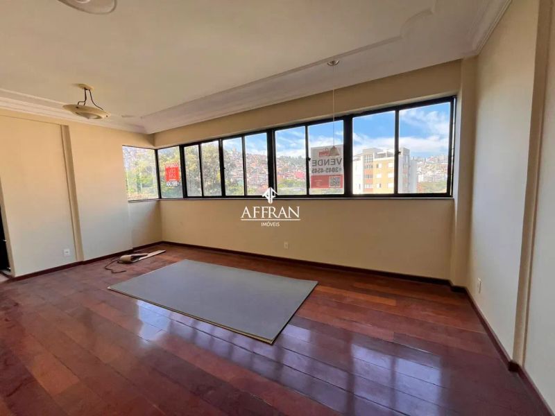 Apartamento com 3 quartos — Santo Antônio, Belo Horizonte
