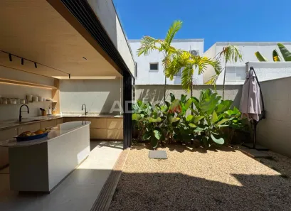 Casa de Condomínio com 3 Quartos à venda, 180m² no Jardim Vitória, Goiânia