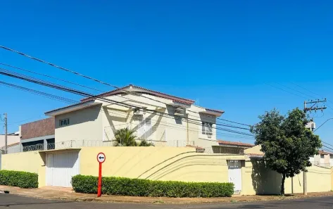Sobrado com 4 Quartos à venda, 372m² no Jardim Santa Lúcia, Araraquara
