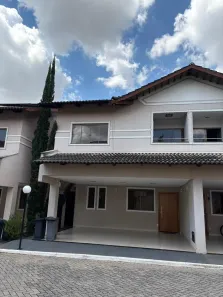 Casa de Condomínio com 3 Quartos à venda, 155m² no Parque Amazônia, Goiânia