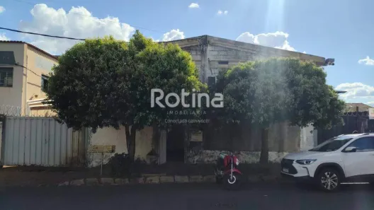 Galpão/Depósito/Armazém para alugar, 600m² no Segismundo Pereira, Uberlândia