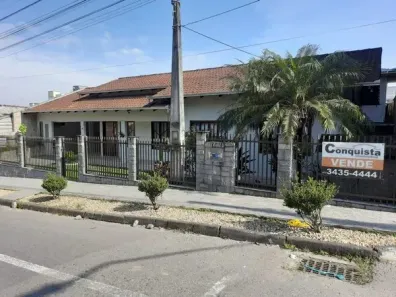 Casa com 3 Quartos à venda, 122m² no Costa e Silva, Joinville