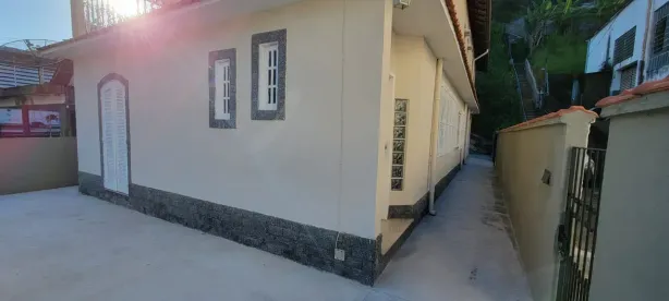 Casa com 4 Quartos à venda, 250m² no Bingen, Petrópolis