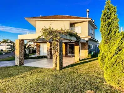 Sobrado com 4 Quartos à venda, 324m² no XANGRI-LÁ, Xangri-Lá