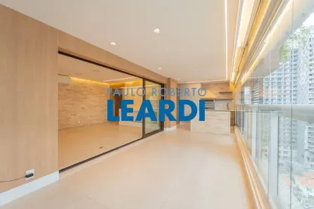 Apartamento com 3 Quartos à venda, 139m² no Jardim das Acácias, São Paulo