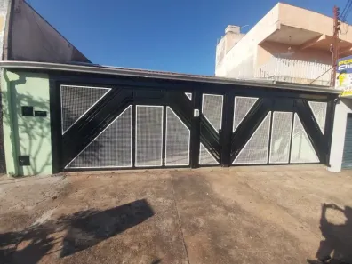 Casa com 3 Quartos para alugar, 120m² no Palmital, Marília