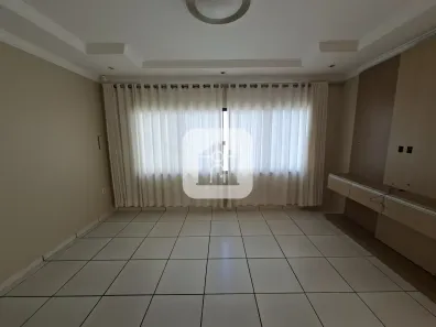 Casa com 3 Quartos à venda, 177m² no Cidade Jardim, Uberlândia