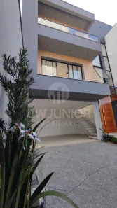 Sobrado com 3 Quartos à venda, 171m² no Floresta, Joinville