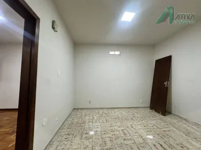 Casa com 2 Quartos para alugar, 90m² no Sagrada Família, Belo Horizonte