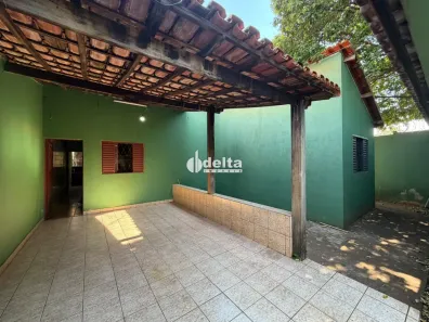 Casa com 3 Quartos à venda, 100m² no Laranjeiras, Uberlândia