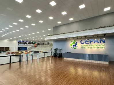Sala Comercial para alugar, 415m² no Bom Retiro, Joinville