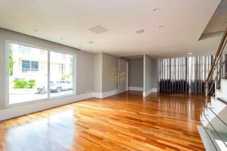 Casa de Condomínio com 4 Quartos para alugar, 493m² no Uberaba, Curitiba