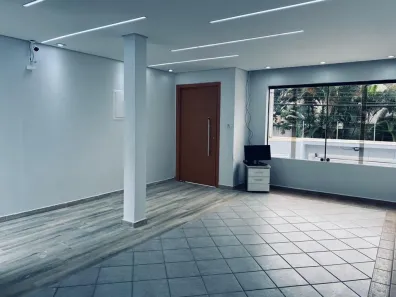 Sobrado com 5 Quartos à venda, 180m² no Sítio da Figueira, São Paulo