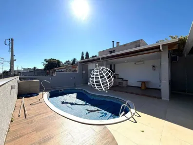 Casa com 3 Quartos para venda ou aluguel, 250m² no Vila Esperia ou Giglio, Atibaia
