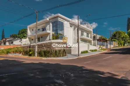 Sobrado com 3 Quartos à venda, 421m² no Country, Cascavel