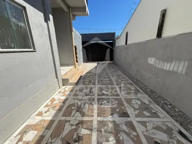 Casa com 3 Quartos para alugar, 120m² no Jardim Ipanema, Uberlândia