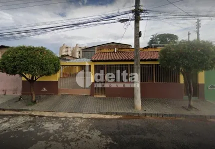Casa com 3 Quartos à venda, 560m² no Presidente Roosevelt, Uberlândia